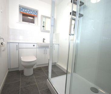 2 bedroom end of terrace house to rent - Photo 4