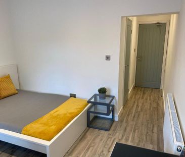 Studio to rent - Photo 6