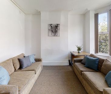 Top Quality Four Bed Bills Inclusive Student House - Photo 2