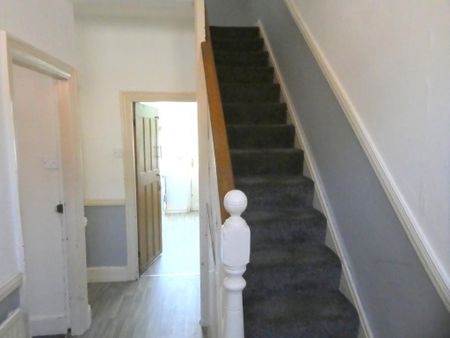 2 bedroom terraced house to rent - Photo 5