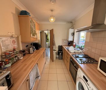 1 bedroom in a house share to rent - Photo 5