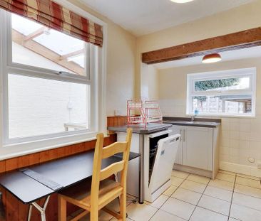 6 bedroom terraced house to rent - Photo 1