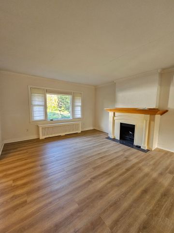 For Lease - 964 King Road Unit# Upper, Burlington, Ontario - Photo 2