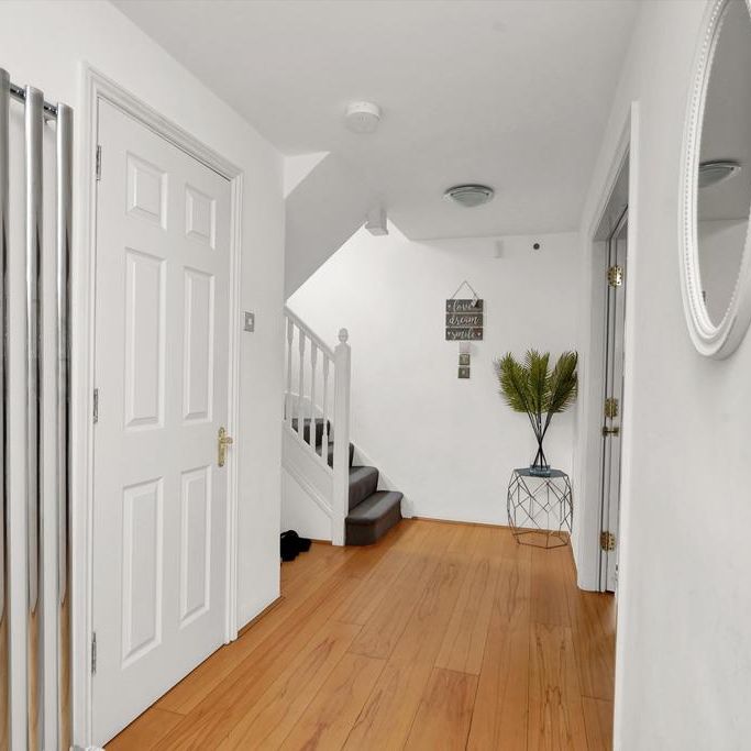 4 bedroom townhouse to rent - Photo 1