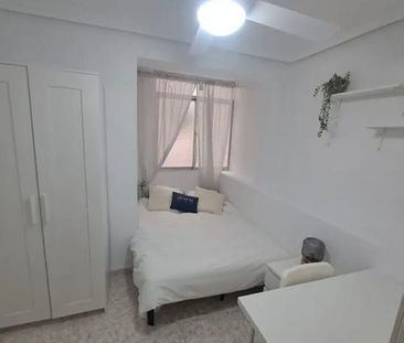 Avenida Blasco Ibáñez, Paterna, Valencian Community 46980 - Photo 4