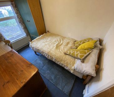 1 bedroom in a house share to rent - Photo 6