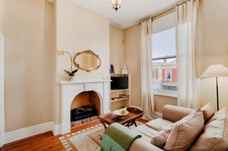 2 Bed, 1 Bath - Photo 2