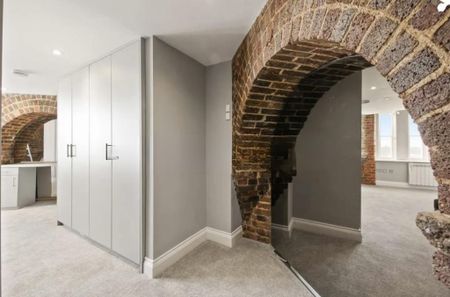 3 bedroom apartment to rent - Photo 2