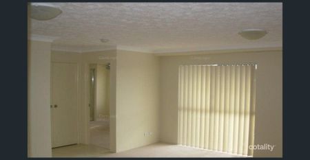 'BELLA VISTA' -WELL POSITION 3 BEDROOM UNFURNISHED UNIT - Photo 2