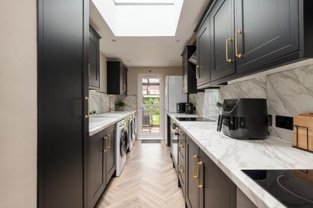 7 bedroom terraced house to rent - Photo 3