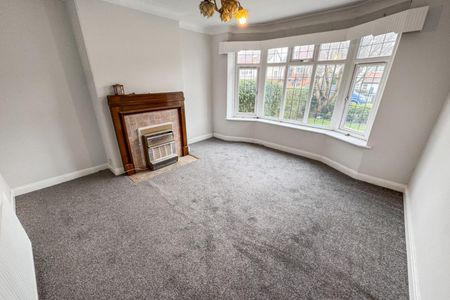 Stainburn Crescent, Moortown, Leeds - Photo 2