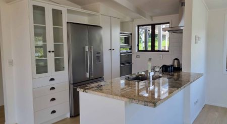 Coastal Living & Sea Views - Photo 3