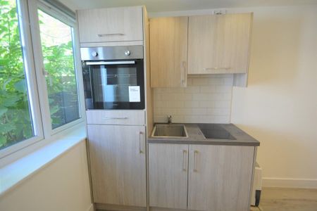 Studio to rent - Photo 3