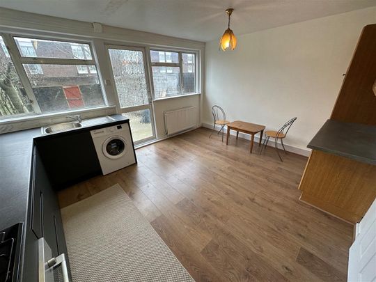 Long Field, NW9 5SU, London - Photo 1