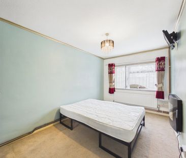 Whitley Close, Stanwell, Staines-upon-Thames,TW19 - Photo 5