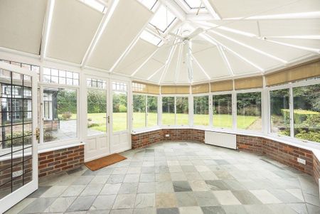 5 bedroom detached house to rent - Photo 4