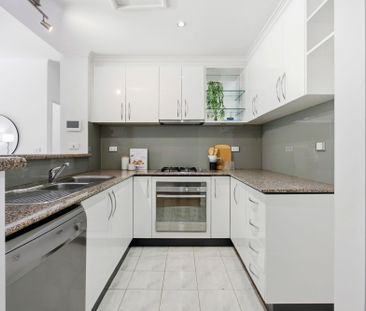 Quiet, Leafy Living in The Arts Precinct - Photo 6