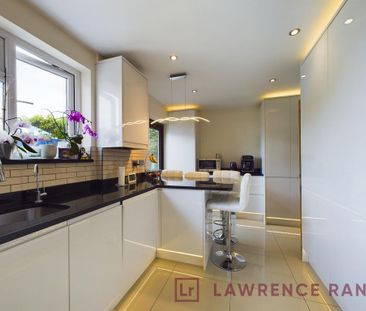 3 bedroom end of terrace house to rent - Photo 4