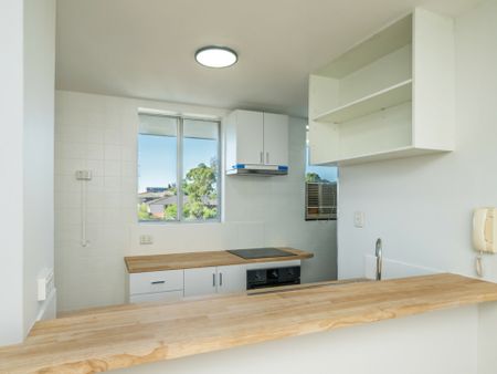RENOVATED APARTMENT IN PRIME LOCATION - Photo 4