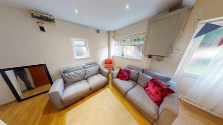 4 bedroom terraced house to rent - Photo 2