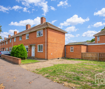 4 bedroom end of terrace house to rent - Photo 4