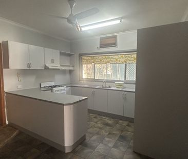 209 Lawrence Street - Photo 6