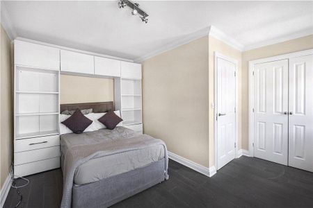 4 bedroom end of terrace house to rent - Photo 3