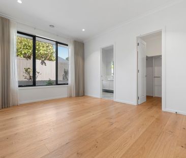 2 Milne Street, MITCHAM - Photo 3