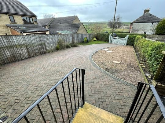 Middlecliffe Drive, Crow Edge - Photo 1