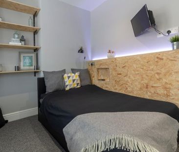6 bedroom terraced house to rent - Photo 2