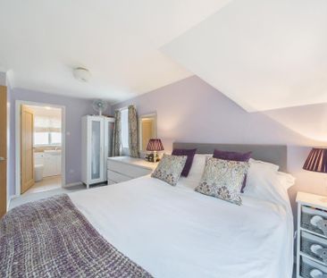 4 bedroom detached house to rent - Photo 4