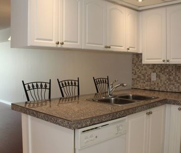 For Lease - 175 Cedar Avenue Unit# 214, Richmond Hill, Ontario - Photo 1