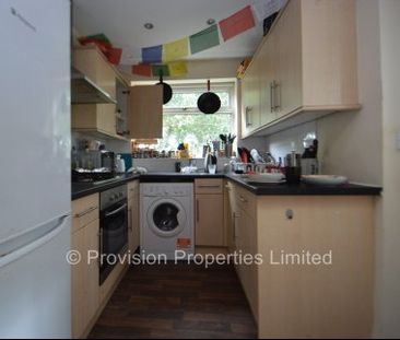 Unihomes 4 Bedroom Properties in Leeds - Photo 2