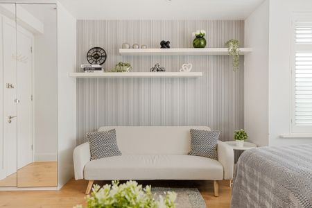 Studio Flat, Park Drive, NW11 - Photo 2