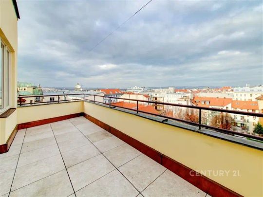 Pronájem pěkného 2+kk se dvěma terasami, Anglická, Vinohrady - Фото 1