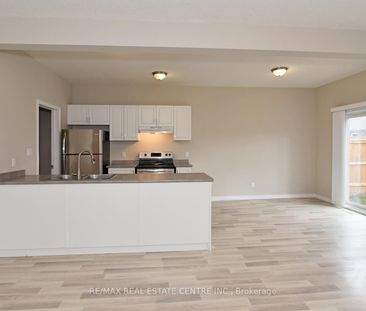 Detached Home For Lease | X8140080 - Photo 6