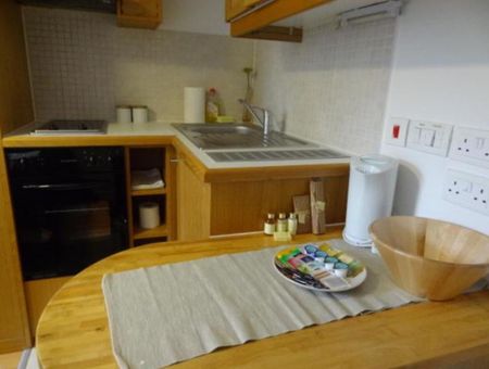 Studio to rent - Photo 2