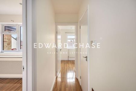 4 bedroom terraced house to rent - Photo 4