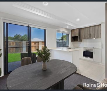 Modern 3-Bedroom Townhouse Available Now in Blacks Beach - Photo 3