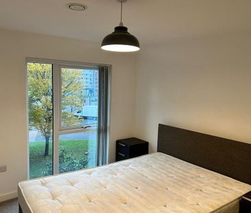 2 bedroom flat to rent - Photo 4
