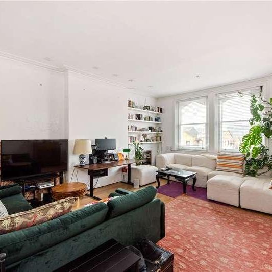 Second Floor Flat, Stoke Newington Road, London, N16 - Photo 1