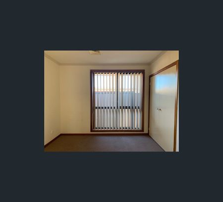 2/28 Cameron Street, Airport West, Vic 3042 - Photo 5