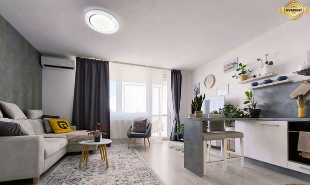 RentHub | Štýlový 1-i byt | balkón, parkovanie, klíma | Slovenský Grob - Photo 1