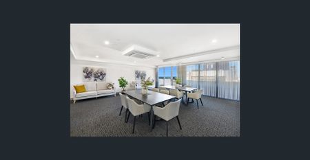 Contemporary, Modern, 1 Bedroom Unfurnished Apt - Great Views Available Mid Jan 2026 - Photo 3