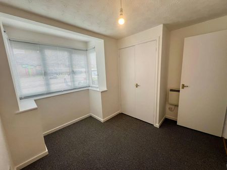 Flat to rent on - Photo 2