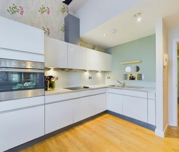 2 bedroom apartment to rent - Photo 4