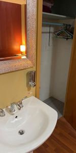 Chambre avec toilette et douche privée - Photo 3