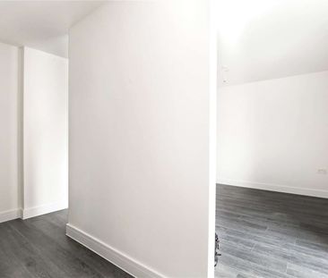 Elegant Studio Apartment – Refined Living for the Single Professional - Photo 2