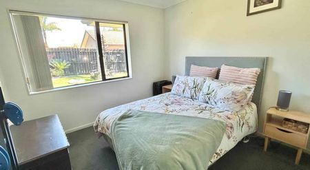 Pet Friendly Family Home - Photo 5