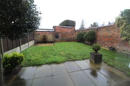 2 Holme Farm Court, Castle Gresley, Swadlincote, Derbyshire DE11 9JA - Photo 5